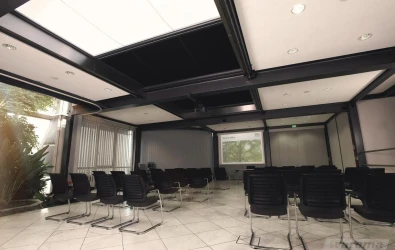 Lasikattomarkiisi W10 2