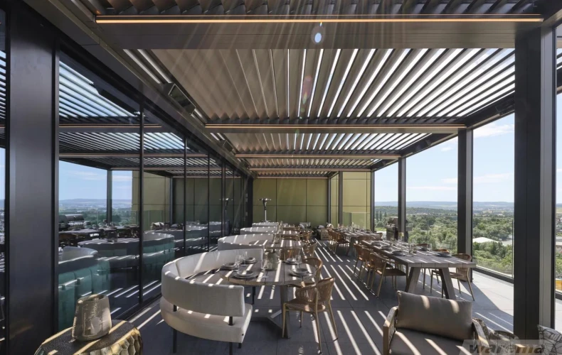 Alumiinipergola L70 1