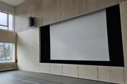 Valkokangas koulun juhlasaliin