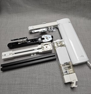 Sähkökäyttöiset verhokiskot image